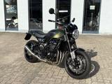 Kawasaki Z900RS wenig Kilometer, Tiefergelegt