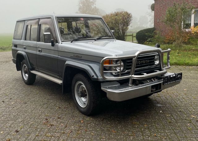 Toyota Oldtimer Toyota Landcruiser HZJ77 ZX  Busc...