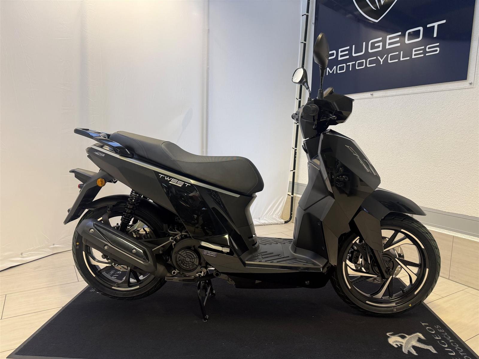 Peugeot Tweet 125 Active auf Lager