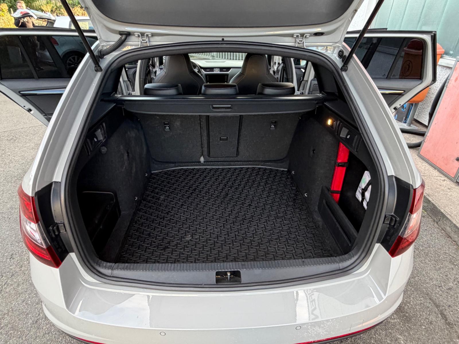 Skoda Octavia 2.0 TSI RS 245 Combi RS Canton