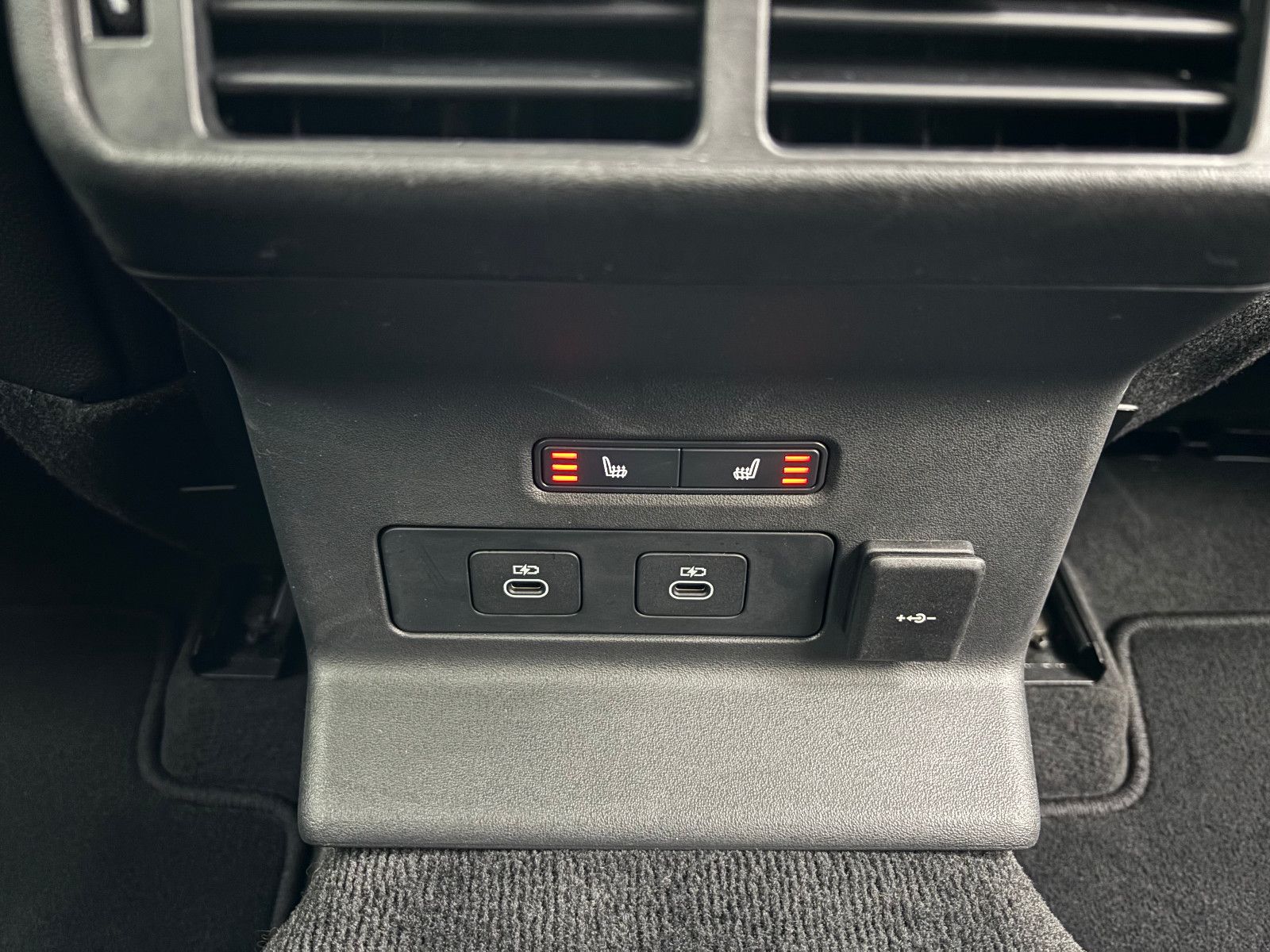 Fahrzeugabbildung Land Rover Range Rover Velar R-Dynamic/KAMERA/Design-Paket