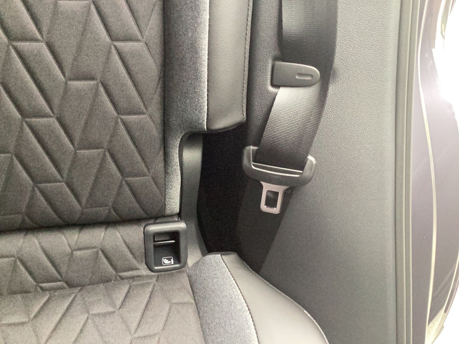 Fahrzeugabbildung Volkswagen T-Cross TSI Energy LED ACC RFK AHK