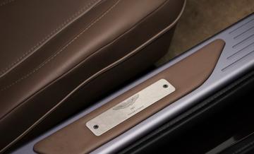 صورة مصغرة 14 لـ 2014 Aston Martin DB9