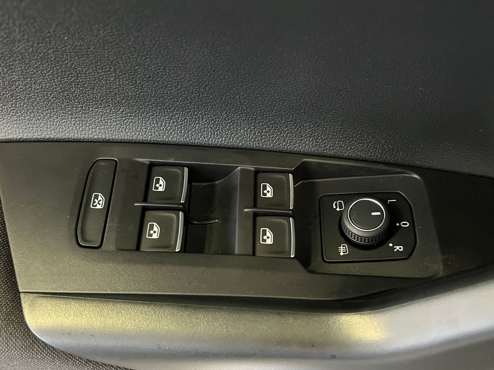 Fahrzeugabbildung Volkswagen Polo GTI 2.0 TSI DSG *IQ.Light, ACC, Ready2Disco