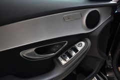 MERCEDES-BENZ C 200 T~Navi~9G-Automatik~Standhzg~LED~Teilleder