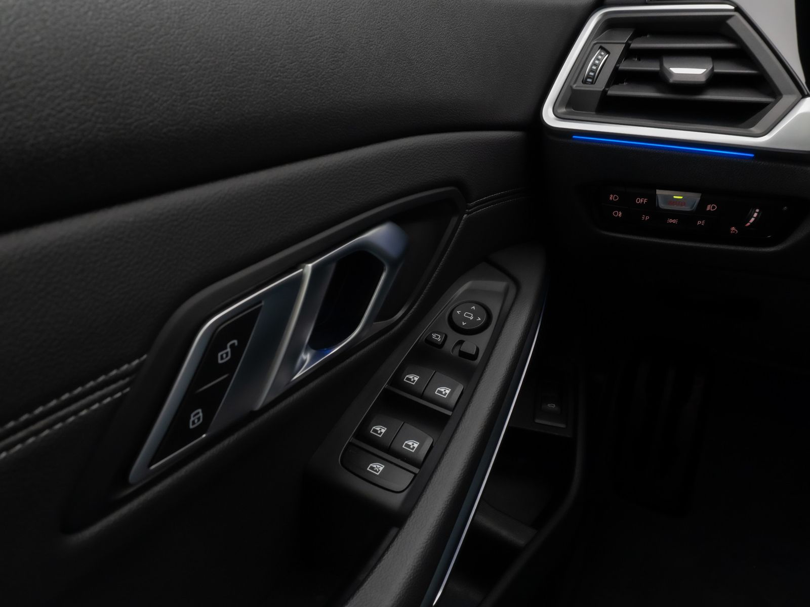 Fahrzeugabbildung BMW 320i M Sport Panorama Kamera Laser HiFi Komfort