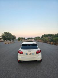 Porsche Cayenne - 4