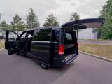 Mercedes-Benz EQV 300 Lang Avantgarde Vollausstattung, 8-fach - blaue Mercedes-Benz EQV