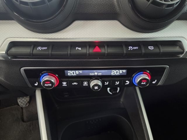 Q2 design ultra 1.0 TFSI LED NAV GRA PDC CLI GJR