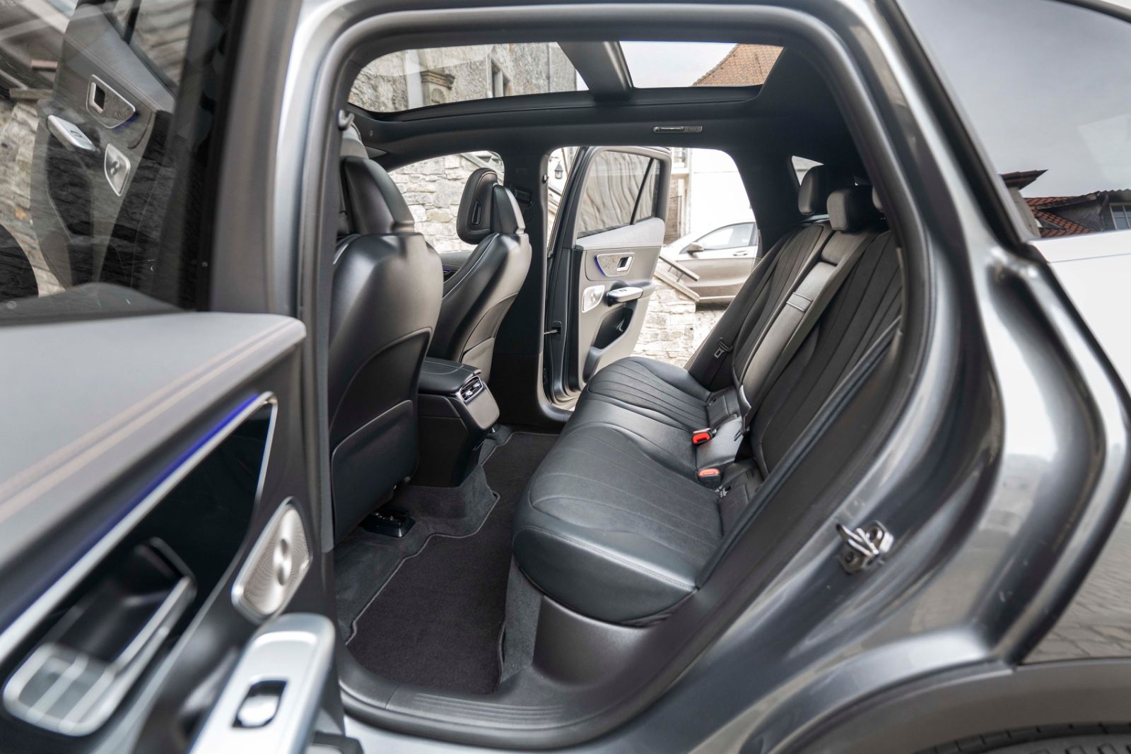 Fahrzeugabbildung Mercedes-Benz EQE 350 4Matic BURMESTER PANO MASSAGE 360° ACC