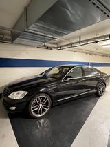 Mercedes-Benz V8 *dt Fahrzeug* Scheckheft,20Zoll AMG,Massage - Mercedes-Benz S 450 mit Benzin-Antrieb