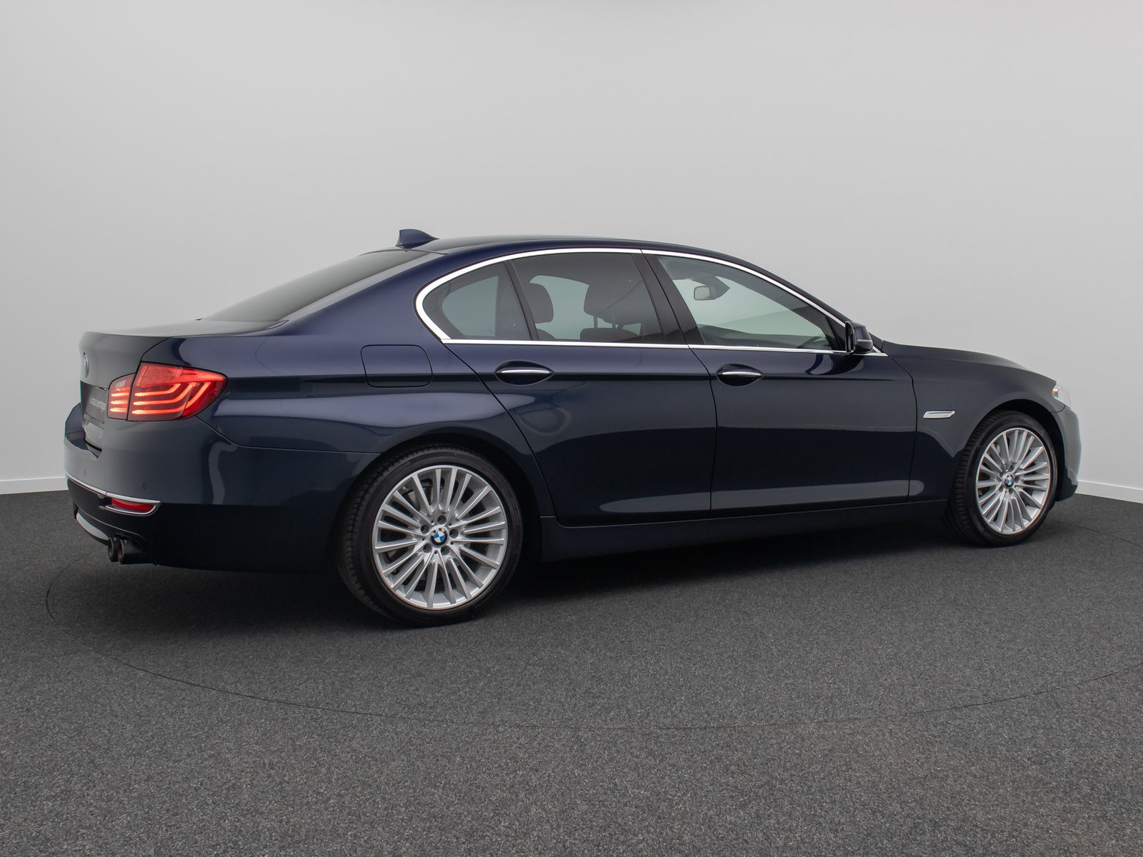 Fahrzeugabbildung BMW 535i Luxury Line HUD Memory ACC NaviPro Komfort