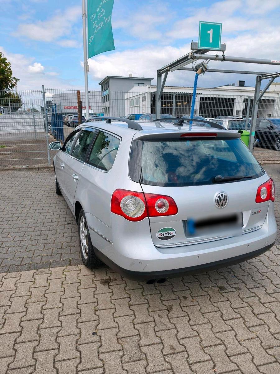 Volkswagen Passat 2010 — engine 140 HP (103kW)