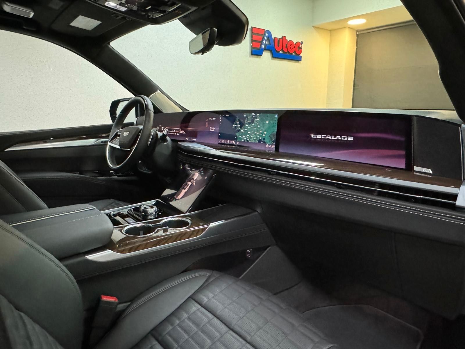 Fahrzeugabbildung Cadillac 2026 ESCALADE SPORT PLATINUM 6.2 V8-HUD-NIGHT V