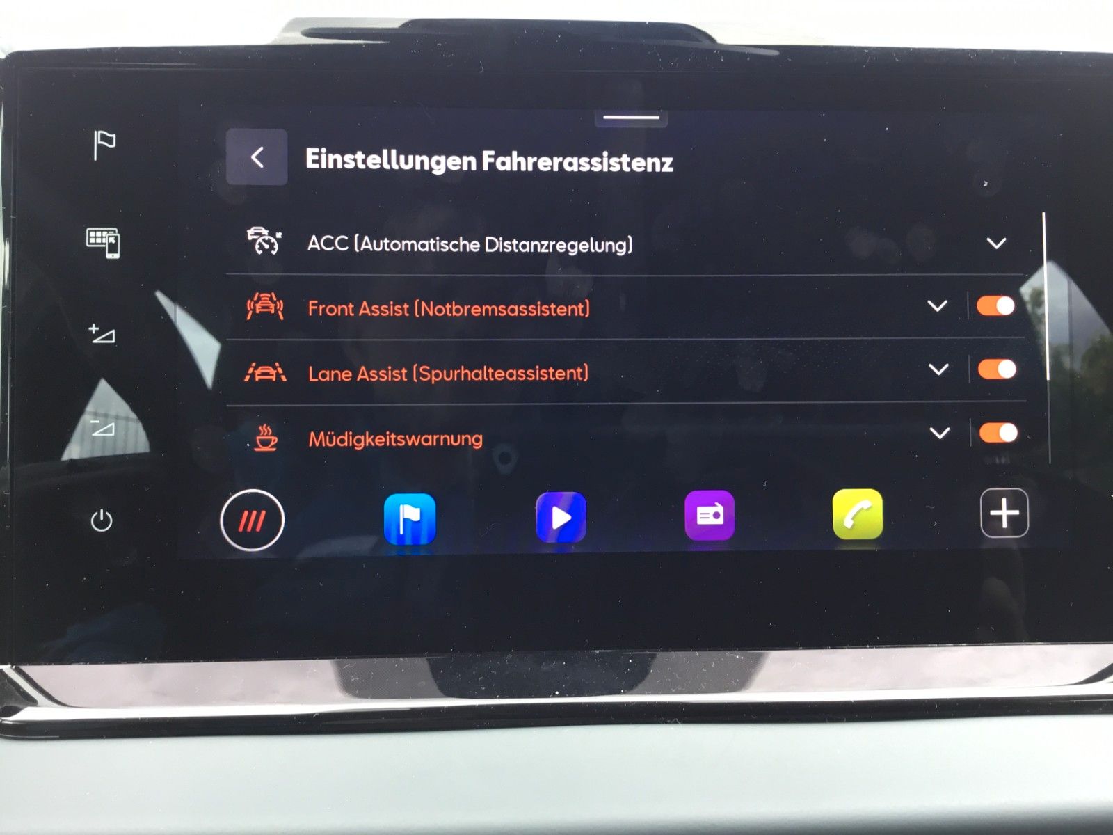 Fahrzeugabbildung SEAT Arona 1.0 TSI Style DSG+AHK+ACC+Navi+Kamera