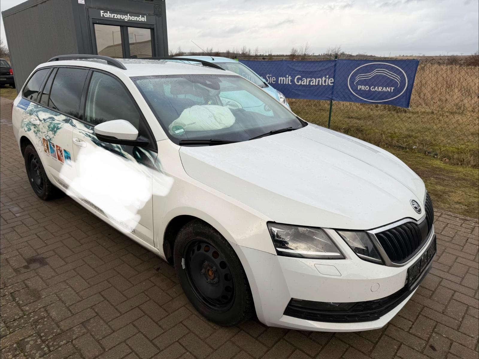 Skoda Octavia Combi Tour+Automatik+Navi+LED