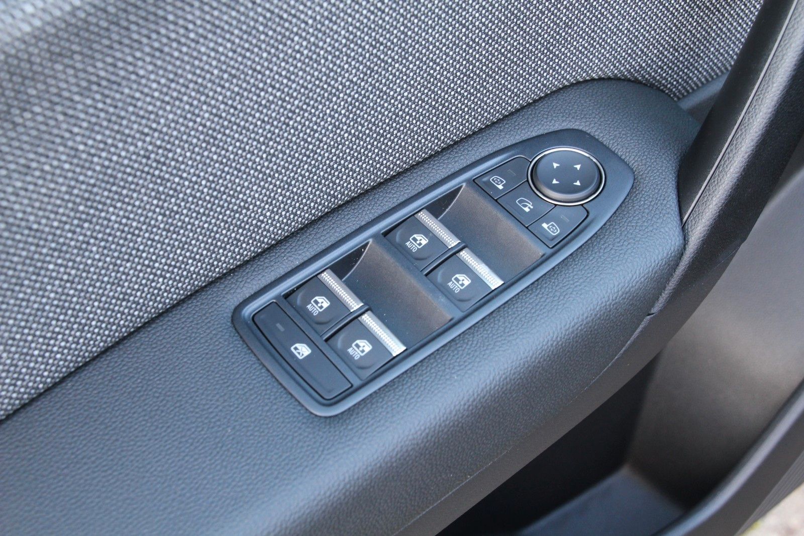 Fahrzeugabbildung Mitsubishi Grandis 1.3 Intro Edition