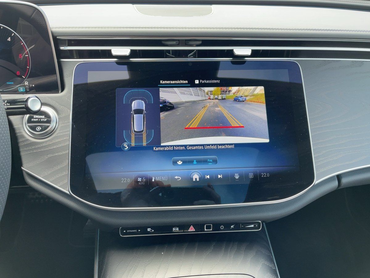 Fahrzeugabbildung Mercedes-Benz E 220 d 4M T-Modell AMG/Night/Pano/Kamera/AHK