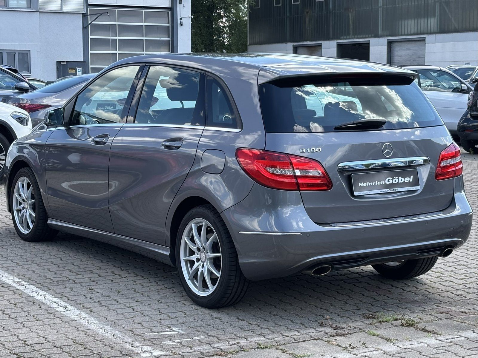 Fahrzeugabbildung Mercedes-Benz B 180 LED*BLUETOOTH*SPIEGEL-PAKET*SCHECKHEFT