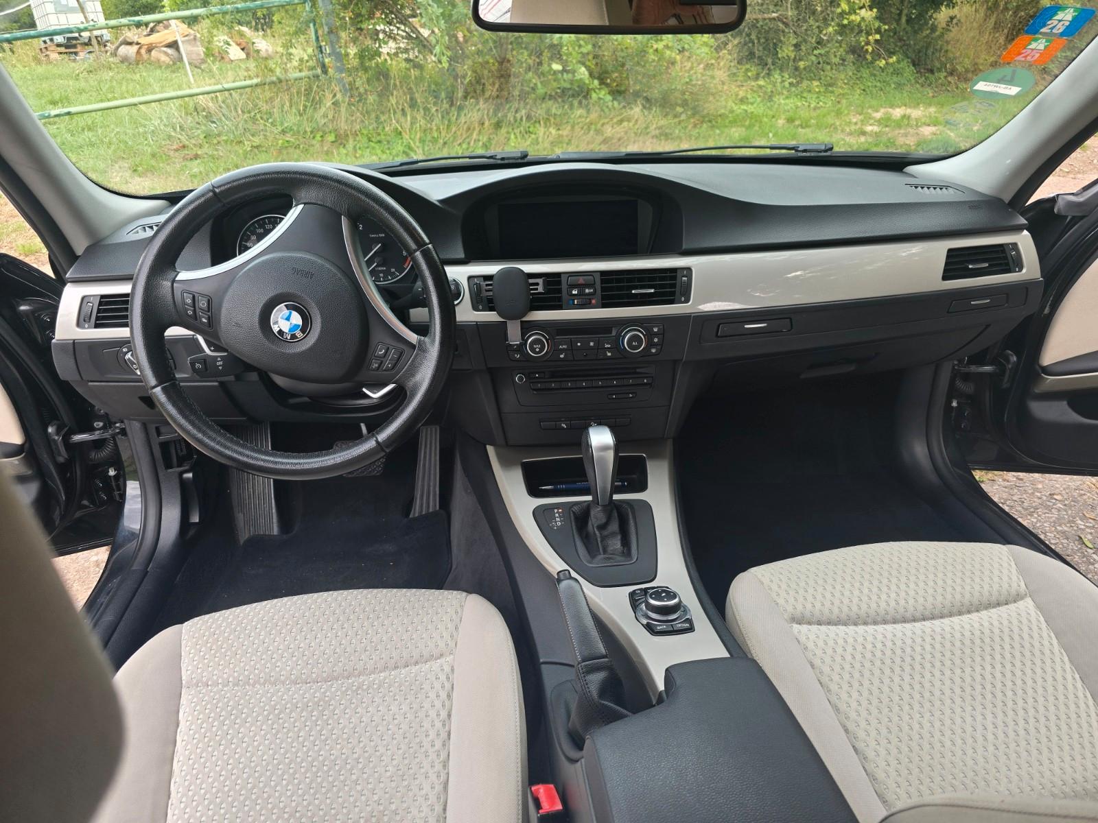 BMW 320 2012 — photo 15