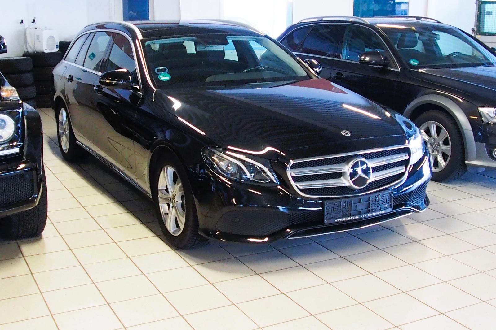 Mercedes-Benz E 220d  T-Modell/Widescreen/Ahk/Panorama
