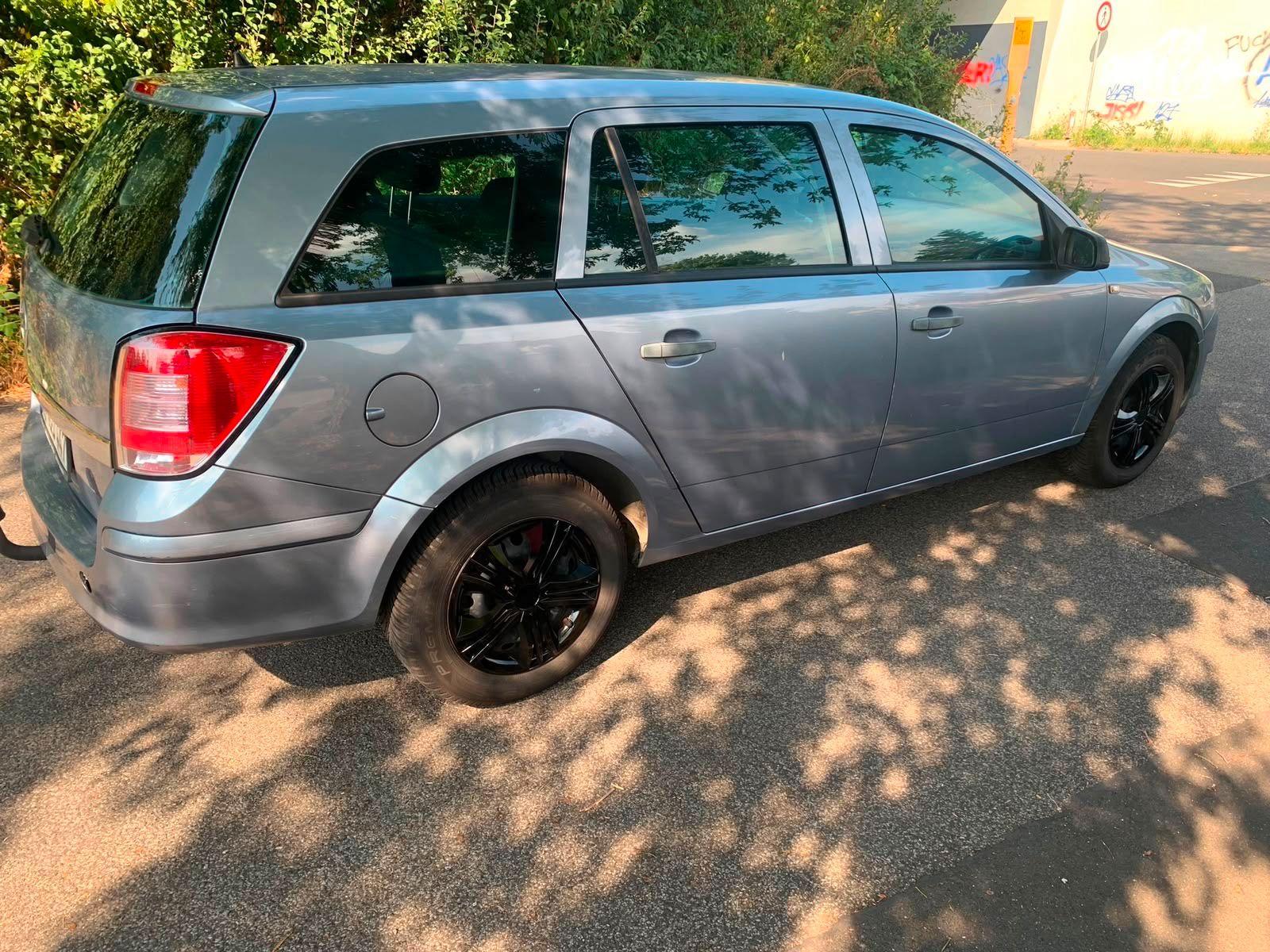 Opel Astra 2010 — photo 5