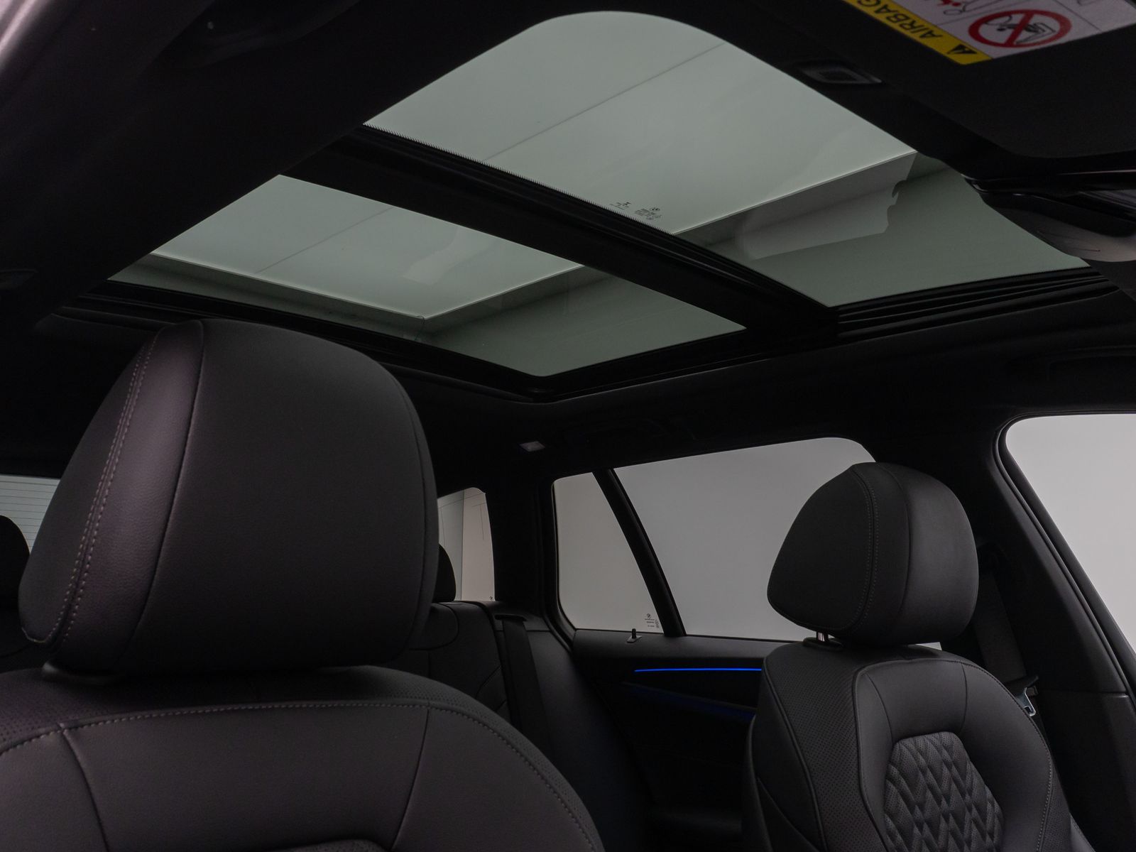 Fahrzeugabbildung BMW 530d M Sport Panorama Kamera Laser HUD DAB HiFi