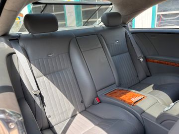 Mercedes CL 600 - 12