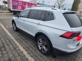 Volkswagen Tiguan 2.0 TDI DSG Allspace Highline 4 mot.7sitz - Volkswagen Tiguan 7 Sitzer