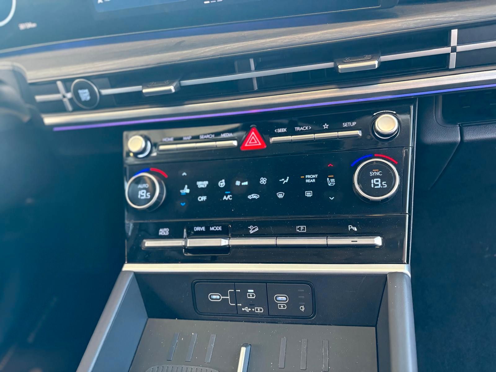 Fahrzeugabbildung Hyundai Santa Fe 1.6 T-GDI Hybrid HEV 2WD Premium sky 7p