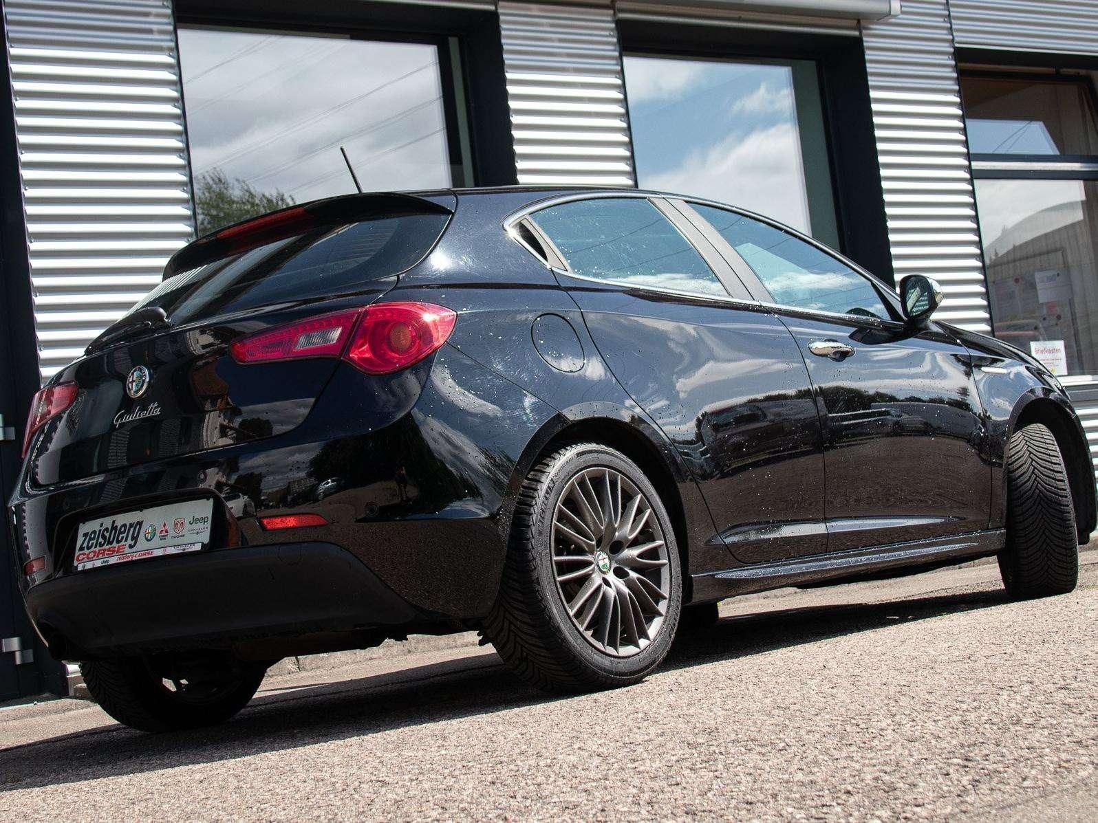 Fahrzeugabbildung Alfa Romeo Giulietta Turismo 1.4 TB Collezione Nr 35/100