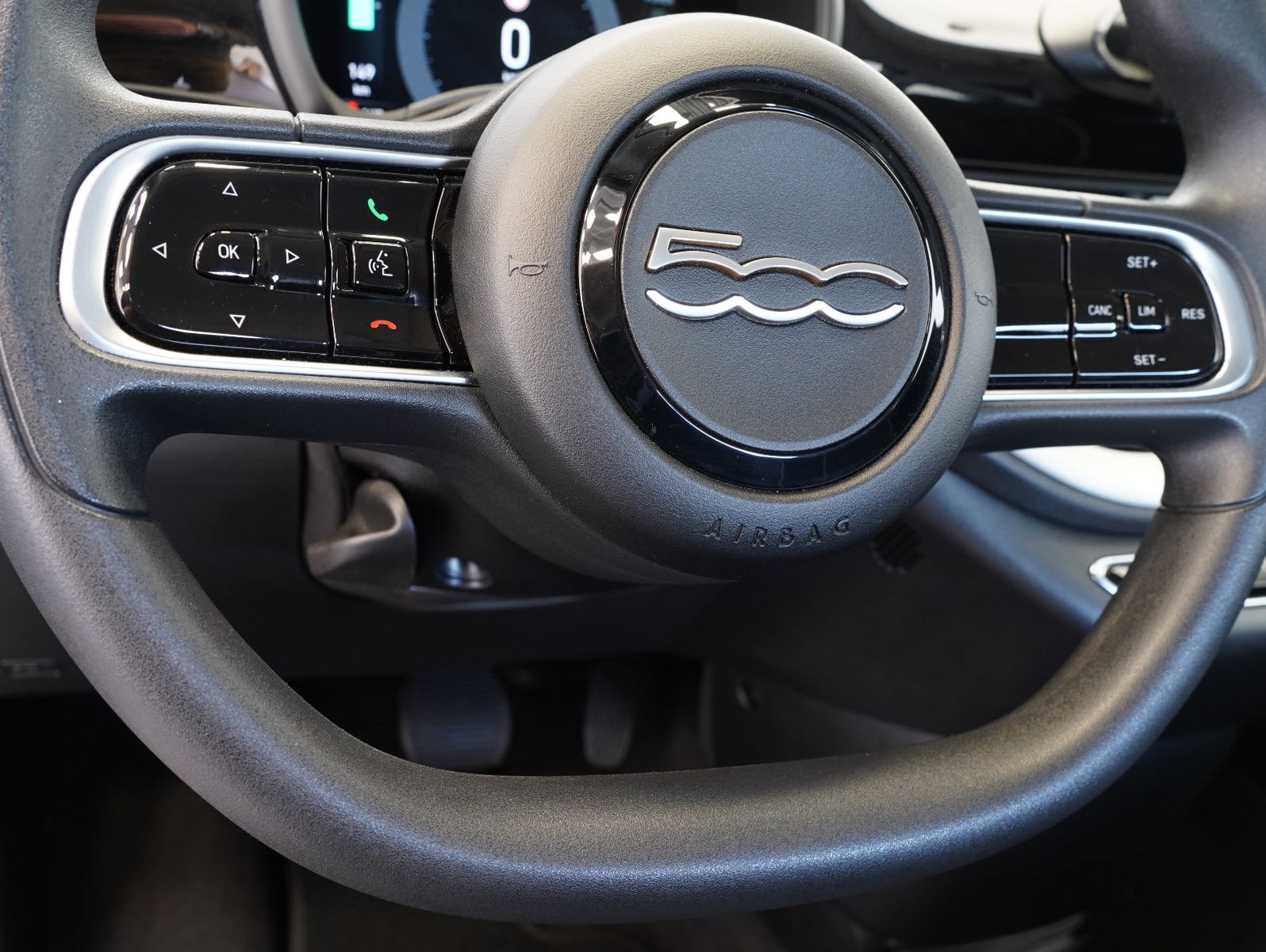 Fahrzeugabbildung Fiat 500e Action TEMPOMAT/DC-LADEN/SOH