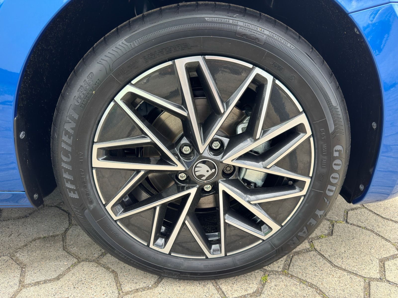Fahrzeugabbildung SKODA Octavia Combi 1.5 TSI DSG*AHK*RFK*NAVI*eHeck