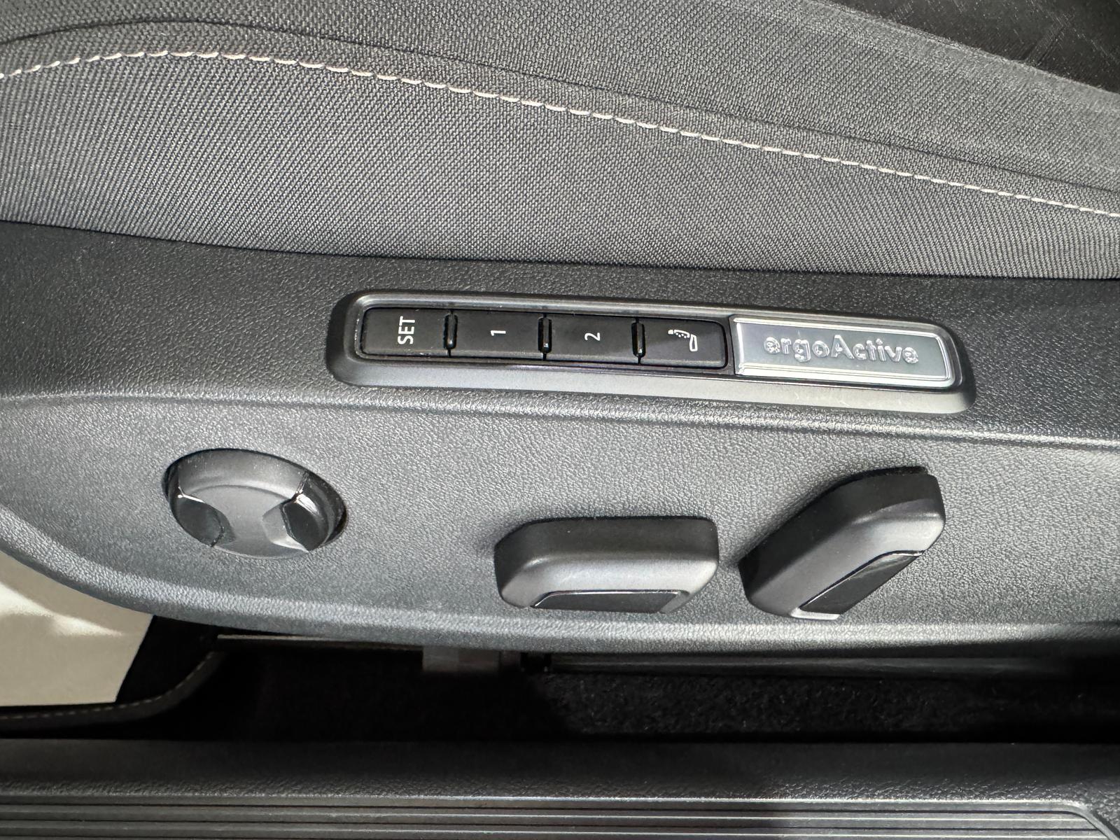Volkswagen Golf 8 Business 2.0TDI DSG VIRT ACC KAM LED MEM, миниатюра 14