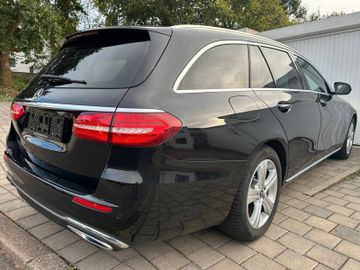 Mercedes E 220 - 4