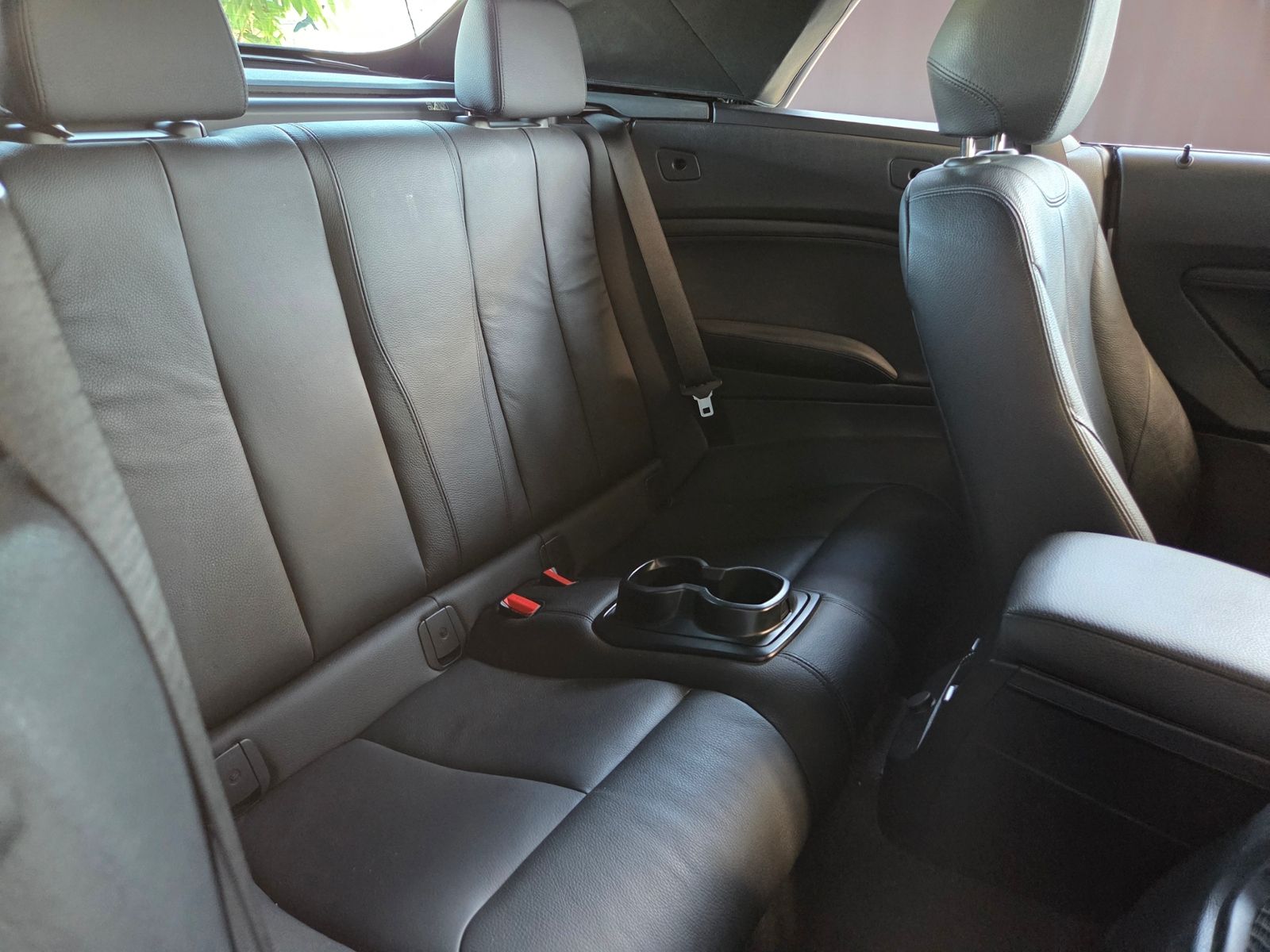 Fahrzeugabbildung BMW 220i Cabrio Luxury Line AHK LED NAV SHZ PDC ALU