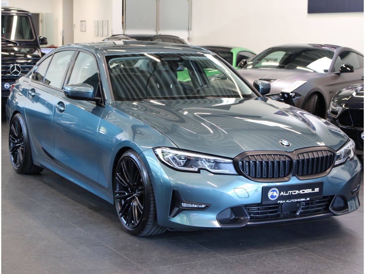Fahrzeugabbildung BMW 330 d xDrive Sport Line HUD*Laser*M3 Felgen