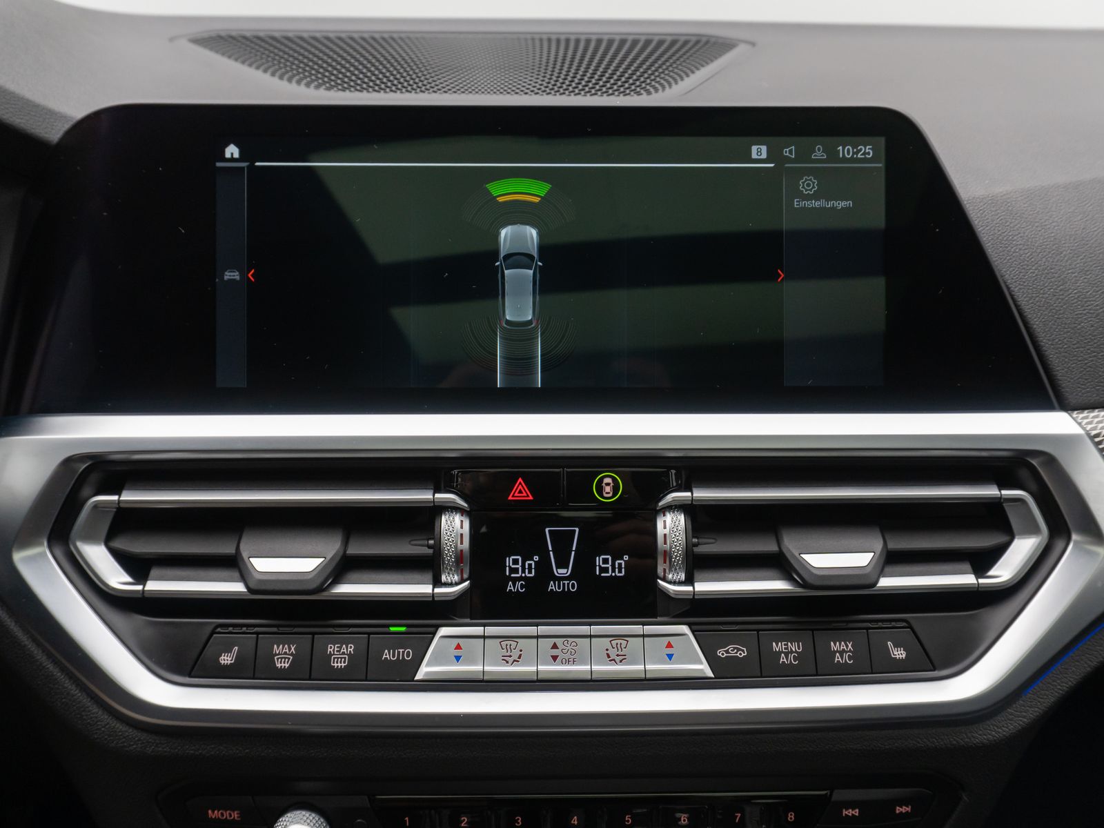 Fahrzeugabbildung BMW 320d xD M Sport HUD HiFi DAB Individual Panorama