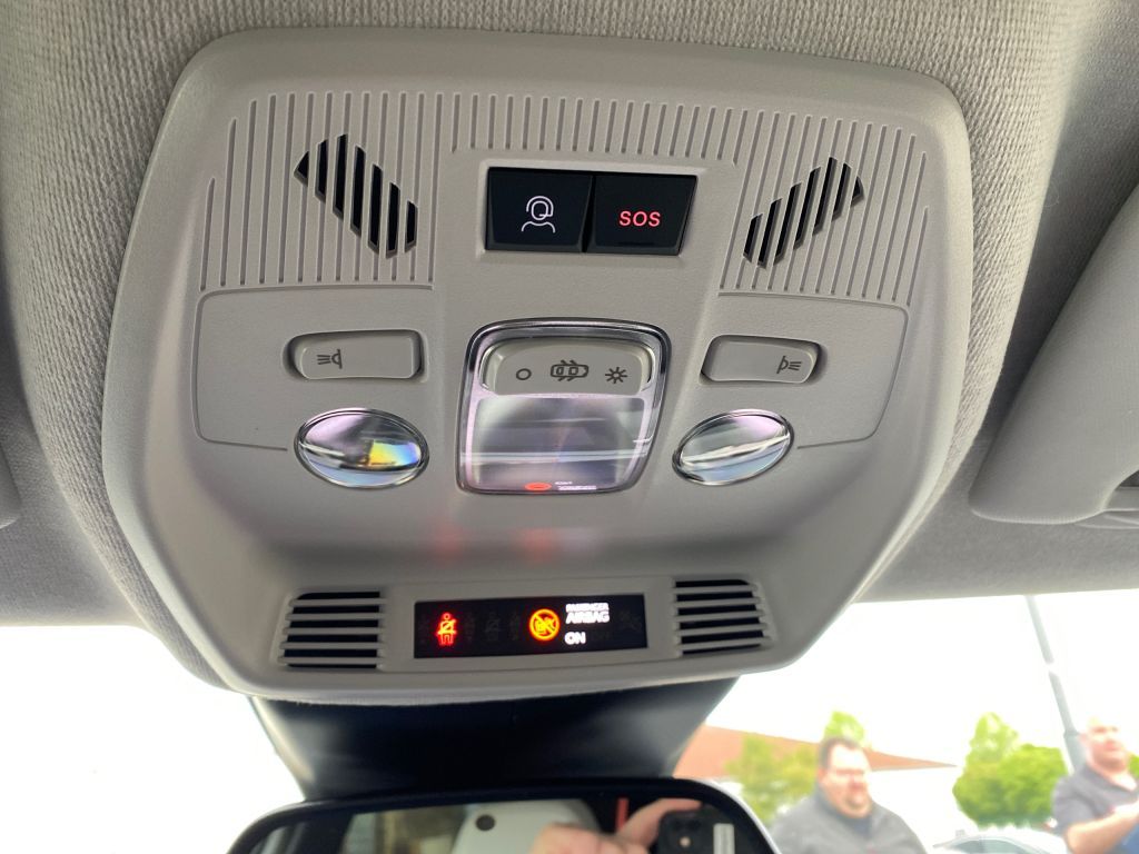 Fahrzeugabbildung Citroën e-C3 Aircross MAX *Winter-Paket*