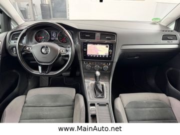 Volkswagen Golf - 10