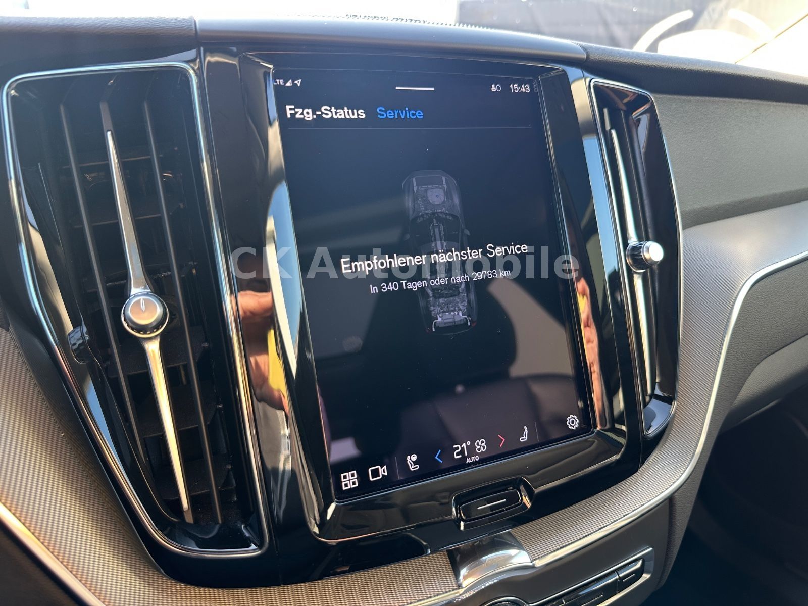 Fahrzeugabbildung Volvo XC60 T6 Plus Bright Recharge AWD/Navi/Pano/AHK