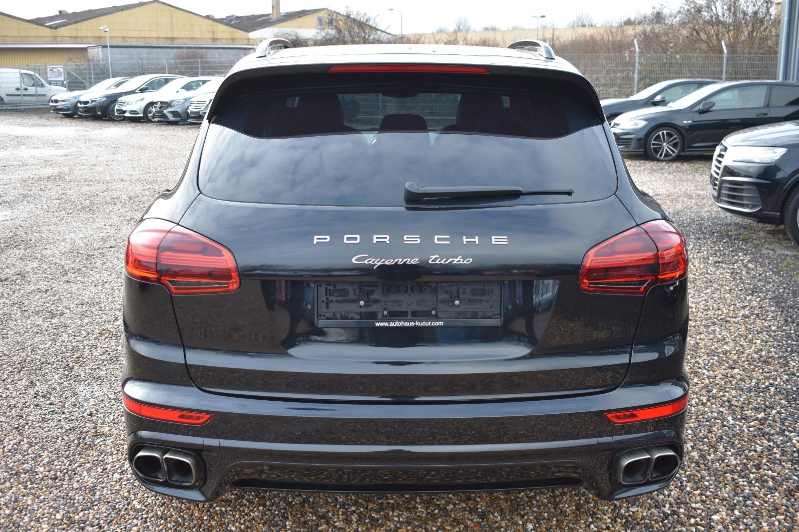 Fahrzeugabbildung Porsche Cayenne Turbo Panorama AHK Sport Chrono Keramik