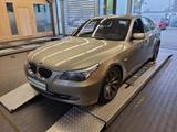 BMW 525i Edition Exclusive*HUD*NAVI*XENON*GLASDACH - BMW 525 mit Benzin-Antrieb: Limousine
