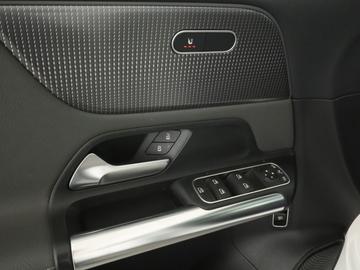 2021 Mercedes-BENZ EQA — миниатюра 20