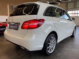 Mercedes-Benz B 250 B -Klasse 4Matic *1.HAND*19%*LED*TEMP*SZHZ - Mercedes-Benz B 250 aus 2015