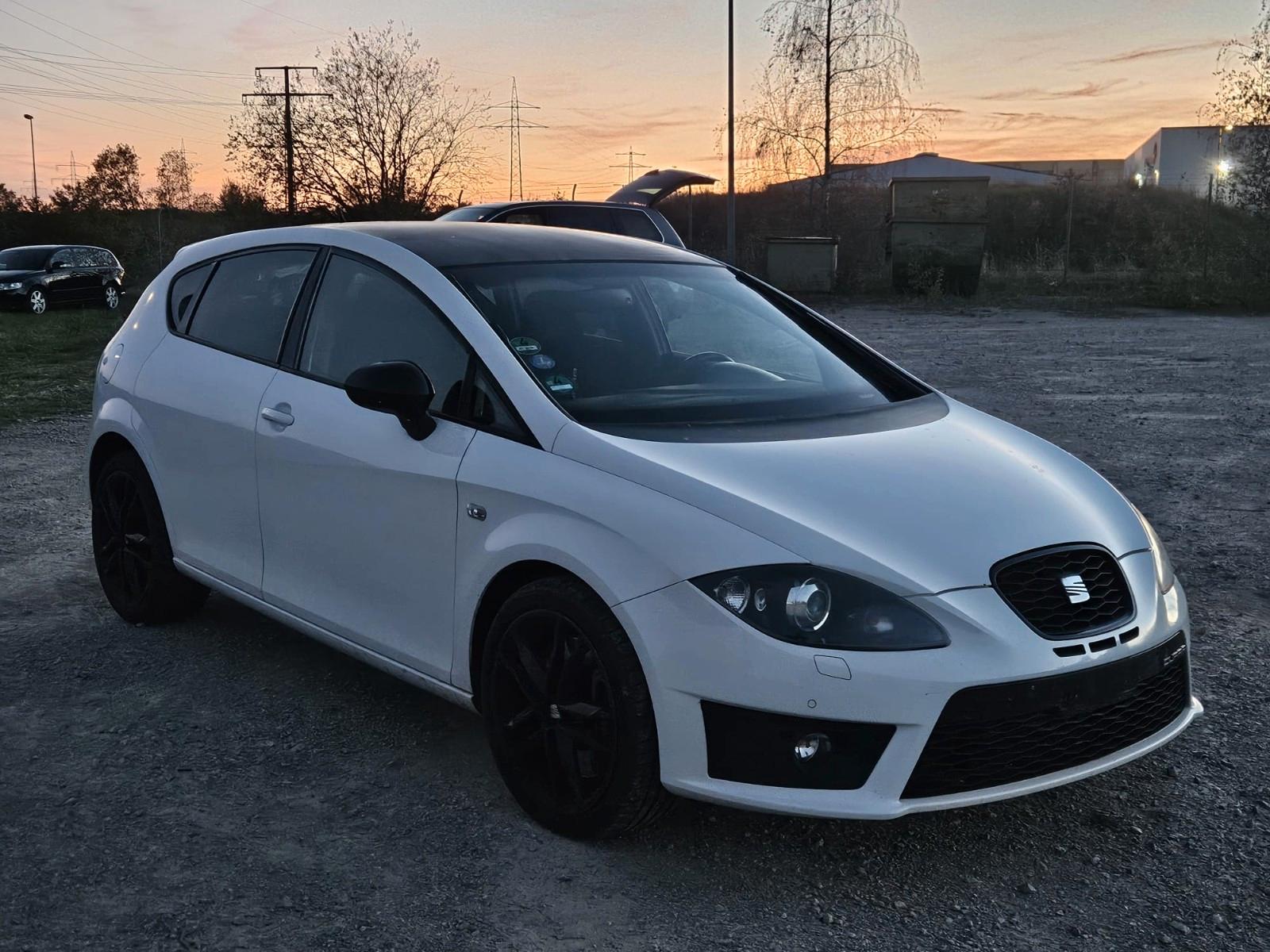 Seat Leon Cupra 2.0 TFSI 286 ch BVM / 1ère main / Alcantara / Bi-Xénon / Sièges chauffants