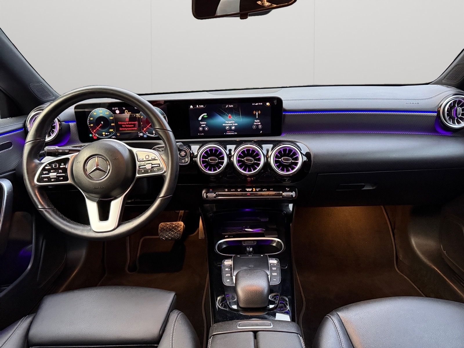 Fahrzeugabbildung Mercedes-Benz CLA 180 Shooting Brake/Allwetter/LED/Garantie
