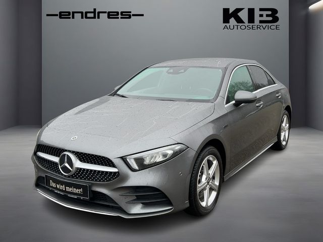 Mercedes-Benz A 250 e AMG Line +Wide+MBUX+LED+Navi+Cam+Totw