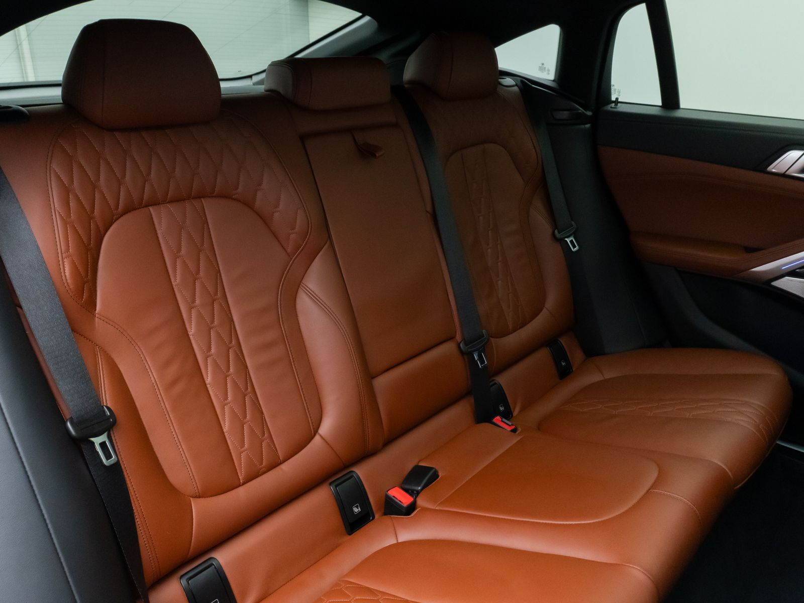 Fahrzeugabbildung BMW X6 M50i Panorama360°Laser Massage HUD B&W 22Zoll