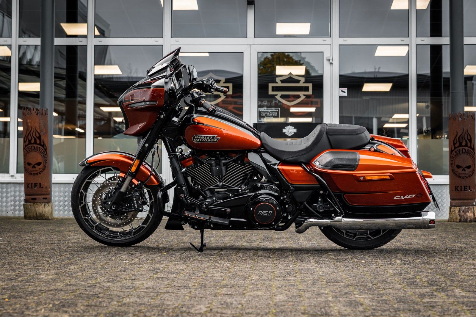 Fahrzeugabbildung Harley-Davidson CVO Street Glide  FLHXSE 121 cui - Jekill -